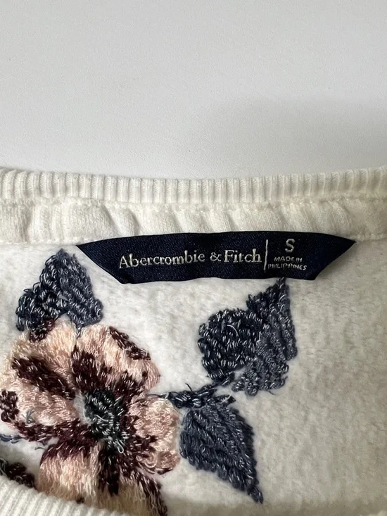 Abercrombie & Fitch sweatshirt women Cream Floral Embroidered Cropped Sweatshirt - Picture 4 of 5